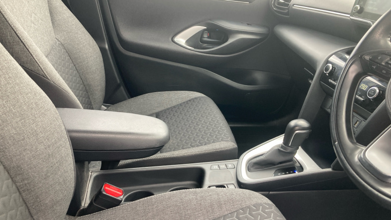 Toyota Yaris Cross 1.5 Hybrid Design 5dr CVT Hybrid Estate